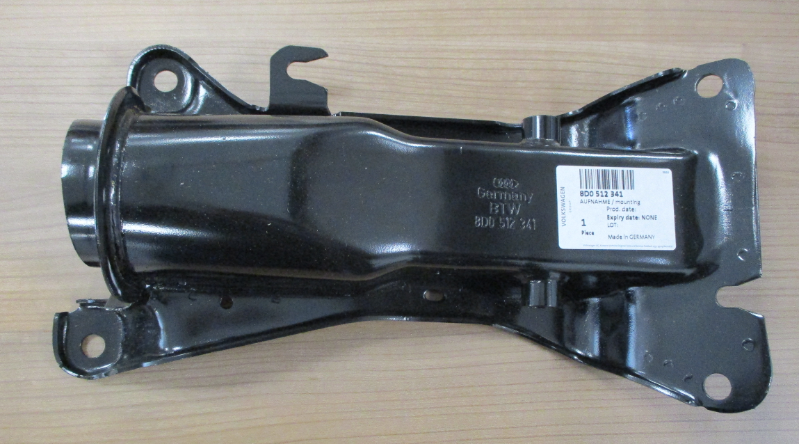 Original Audi 80 A4 quattro Hinterachsaufhängung Aufnahme für Feder hinten links