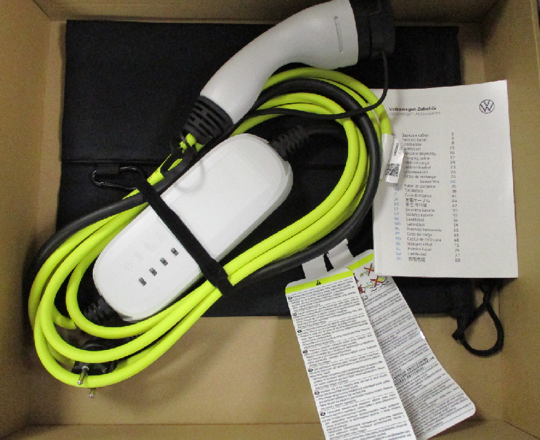 ORIGINAL VW Ladekabel E Auto Elektroauto 6m 230V, 1AC, max. 2,3kW, EU, 000054412