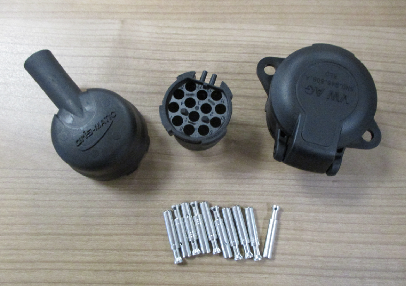 Original VW Audi Seat Skoda Gehäuse Steckdose Anhängerbetrieb 13-polig AHK 5N0945505A