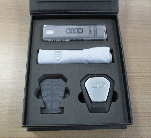 Audi Original Displayreiniger (MMI Touchdisplay) ,Duftspender 80A057800 NEU