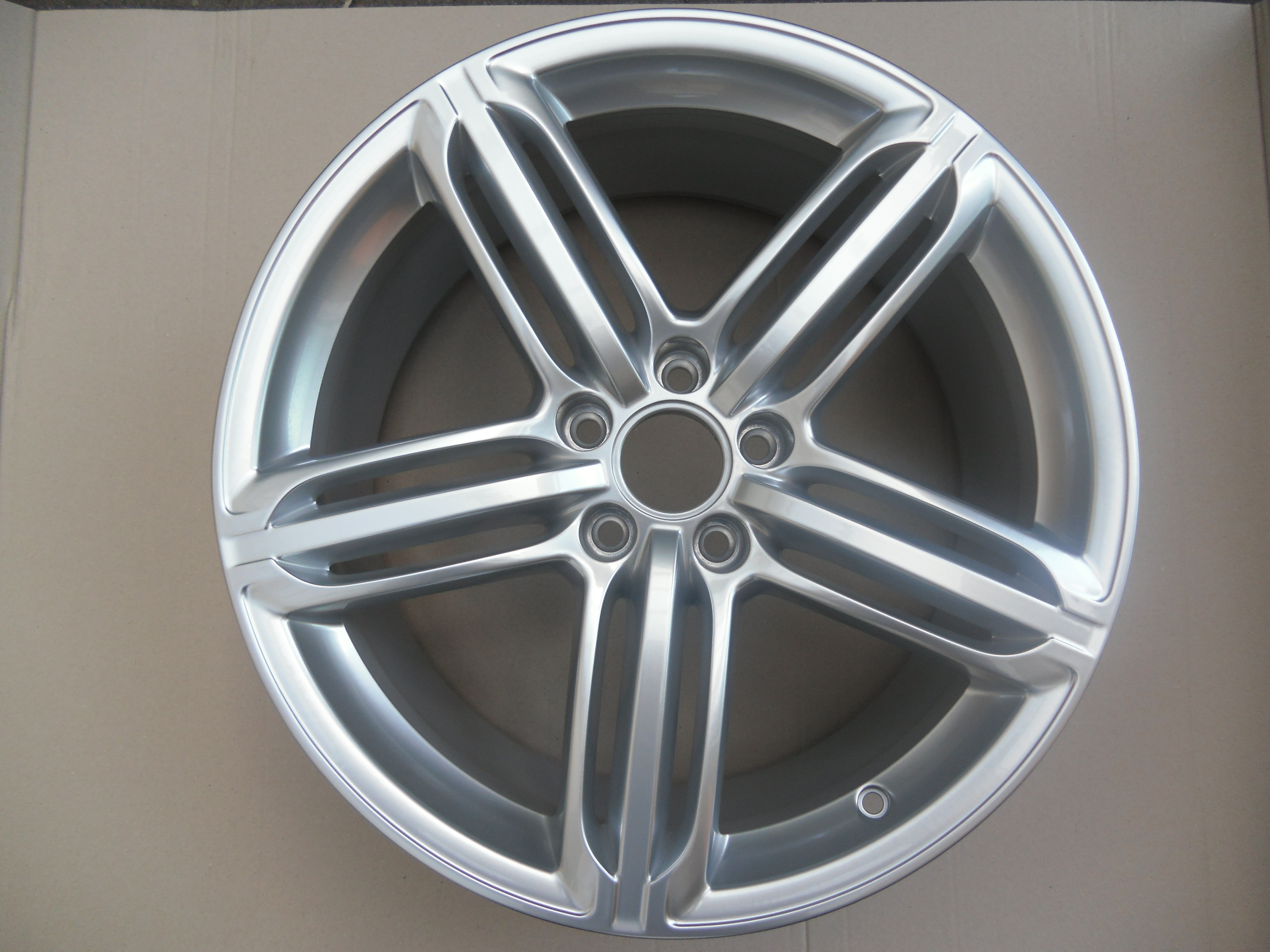 Original Audi A4 8K Felge 19 Zoll / 8,5Jx19 ET 43