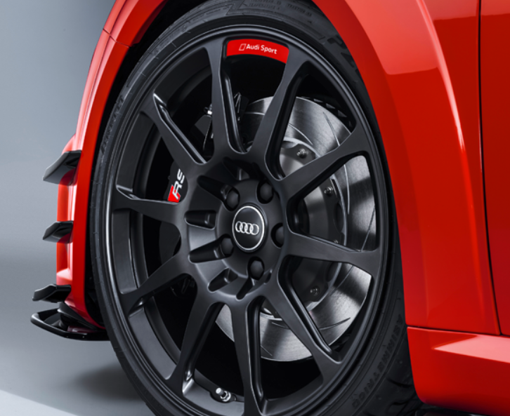 Audi Sport Performance 20-Zoll-Aluminium-Vollfräsrader im 10-Speichen-Design in Schwarz matt u. Reif