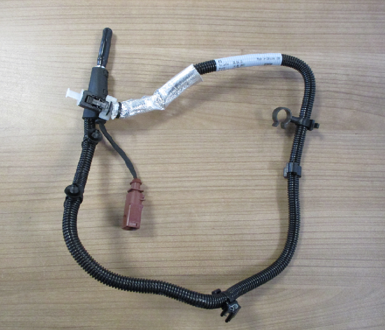 Original Dosierleitung Einspritzventil Reduktionsmittel Audi A6 4G0131984AM/AP Neu