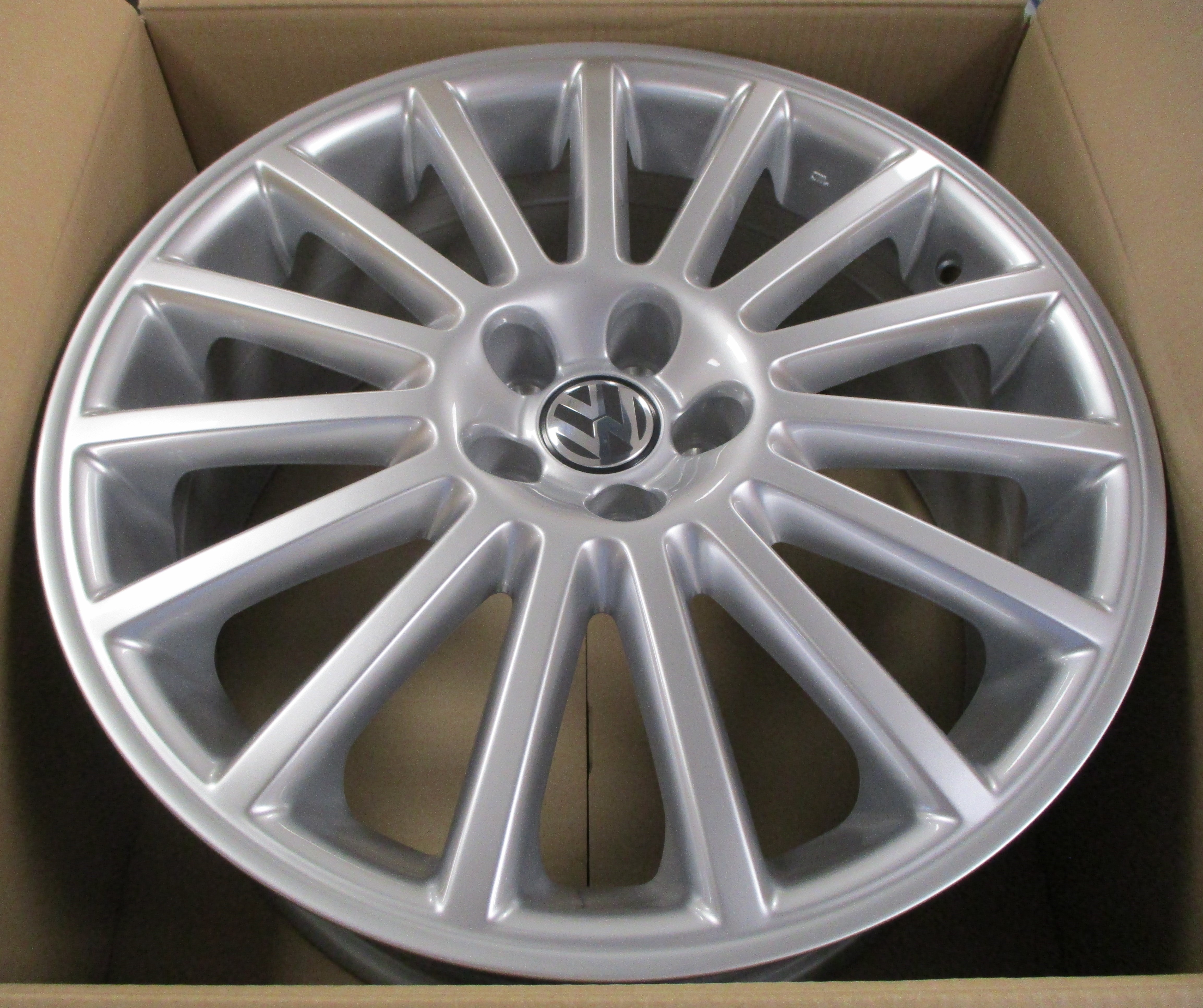Original VW Golf 4 R32 Alufelge 7,5 x 18 R32 V5 V6 1J0601025BA88Z OZ-Design *NEU